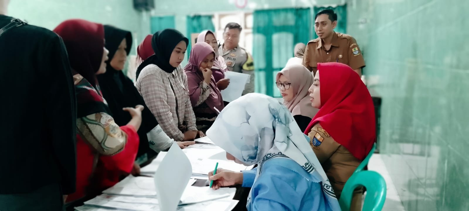 Sinergi Disdukcapil dan Kelurahan Kasepuhan: Layanan Jemput Bola KIA di RW 04 Sitimulya Sukses Dilaksanakan